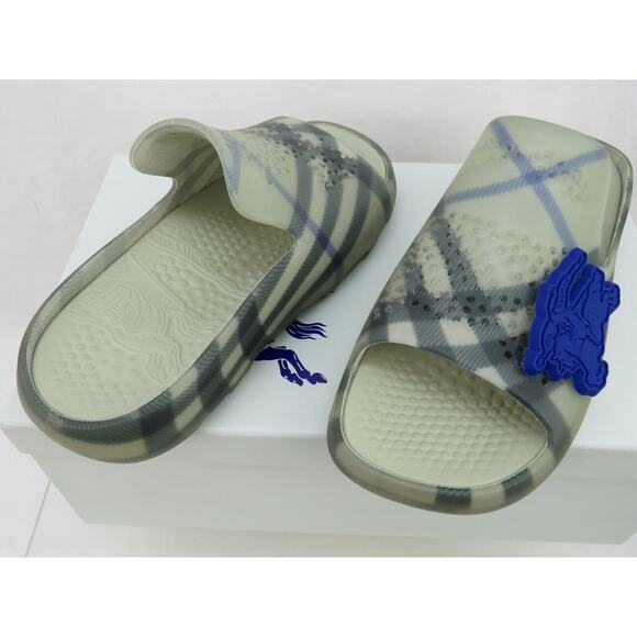 BURBERRY STINGRAY GRAY RUBBER CHECK WITH CHARM LOGO SANDALS SLIDES 8 41 ITALY - Picture 6 of 16